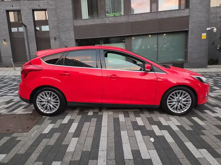 Ford Focus 2014 photo 4