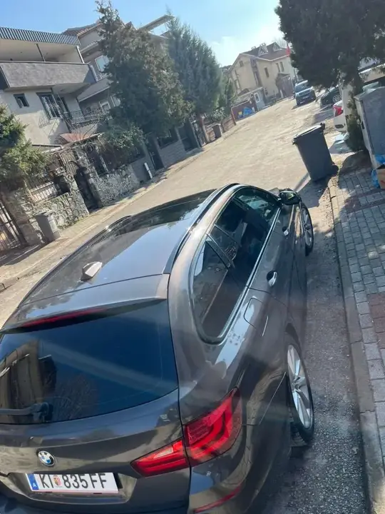 BMW 5 Series 2012 photo 2