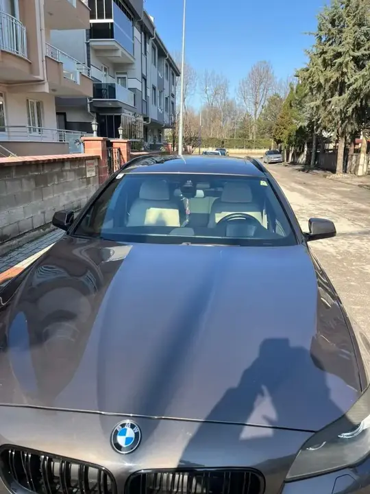 BMW 5 Series 2012 photo 3