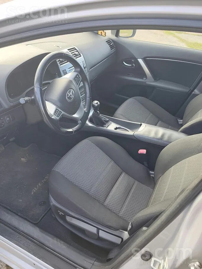 Toyota Avensis 2014 photo 4