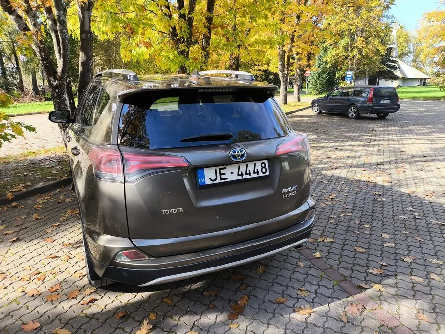 Toyota Rav4 2017 photo 3