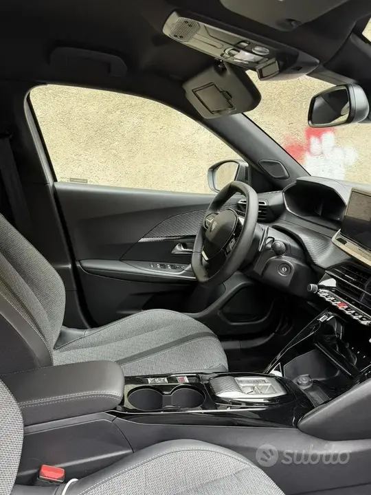 Peugeot 2008 2024 photo 3
