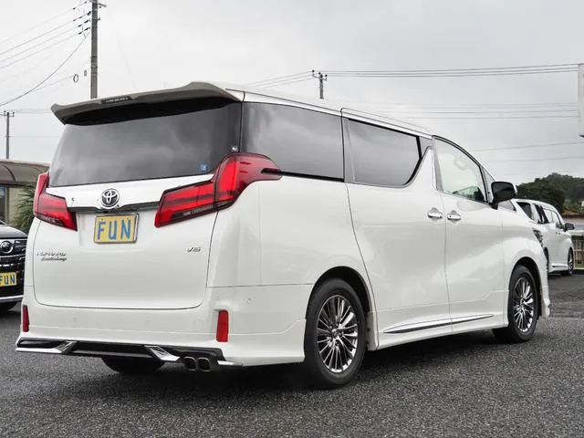 Toyota Alphard 2022 photo 5