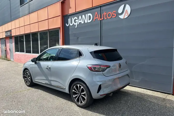 Renault Clio 2025 photo 2