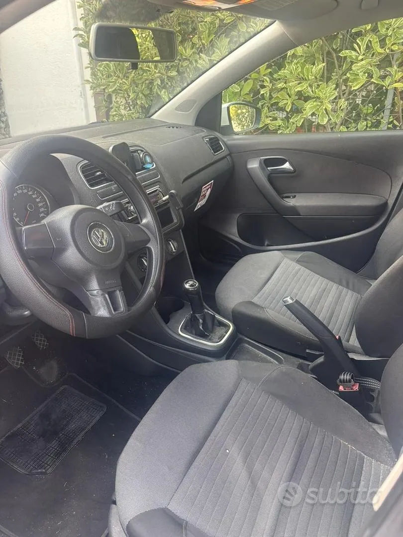 Volkswagen Polo 2010 photo 3