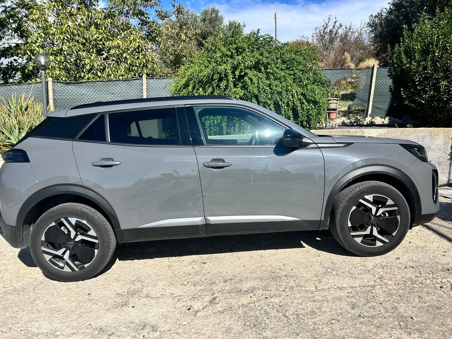Peugeot 2008 2023 photo 2