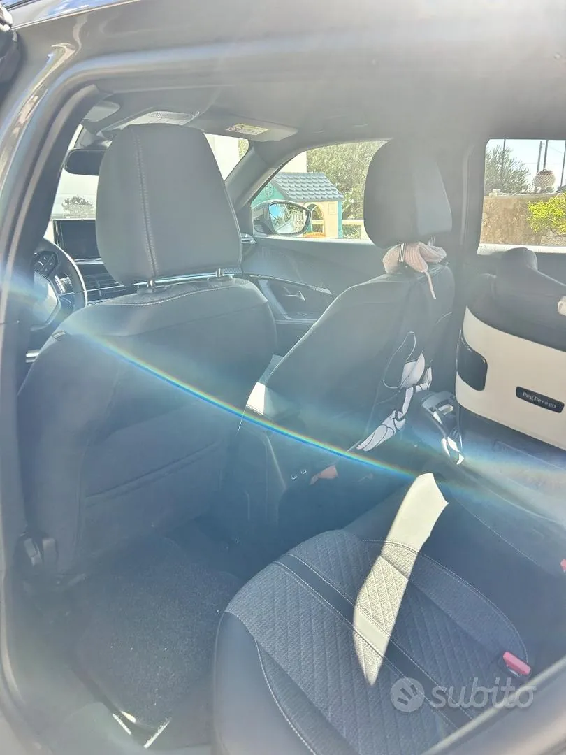 Peugeot 2008 2023 photo 3