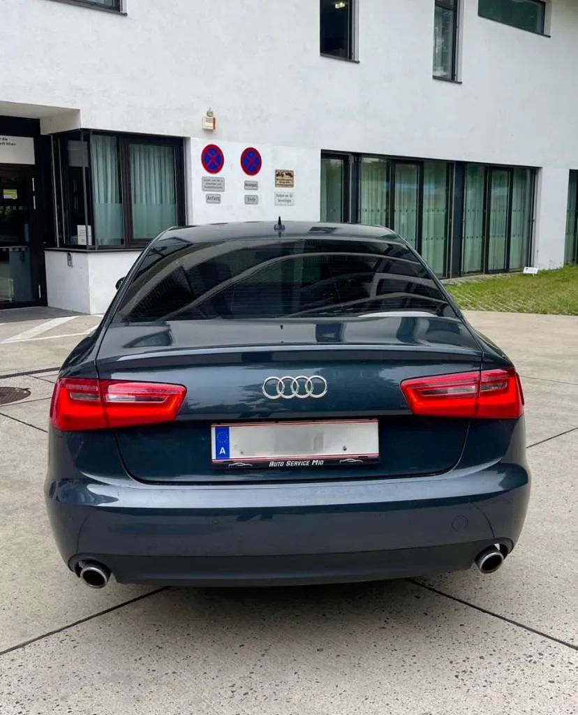 Audi A6 2011 photo 2