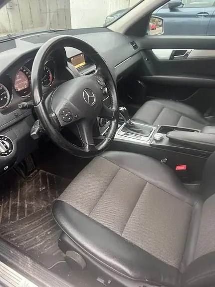 Mercedes-Benz C180 2010 photo 4