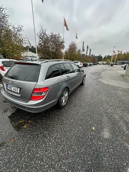 Mercedes-Benz C180 2010 photo 2