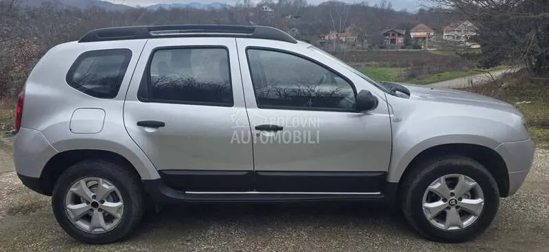 Dacia Duster 2011 photo 4