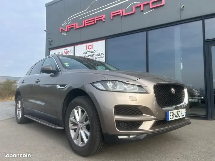 Jaguar F-Pace