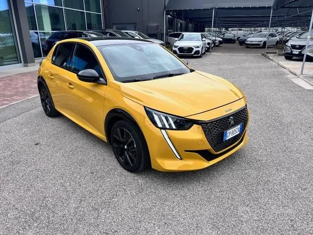Peugeot 208 2023 photo 2