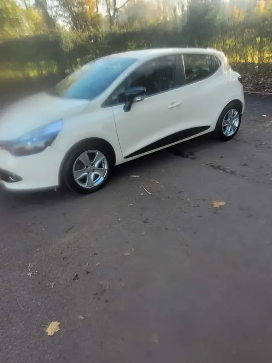 Renault Clio 2015 photo 2