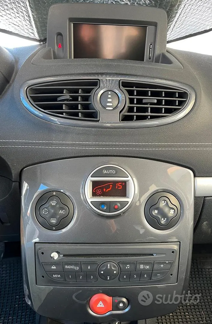 Renault Clio 2010 photo 5