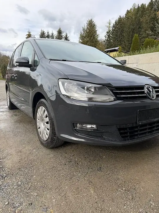 Volkswagen Sharan 2013 photo 2