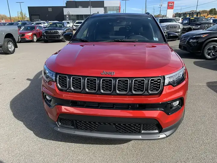 Jeep Compass 2026 photo 2