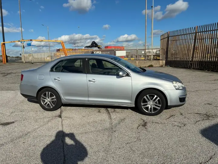 Volkswagen Jetta 2008 photo 3