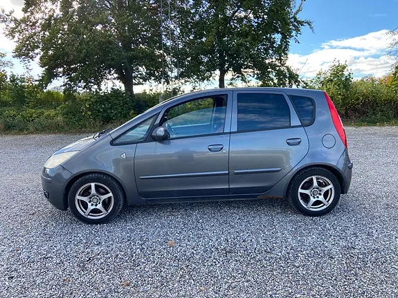 Mitsubishi Colt 2006 photo 2
