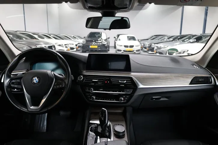 BMW 5 Series 2019 photo 2