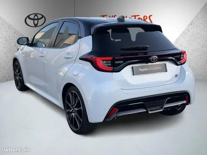 Toyota Yaris 2024 photo 3