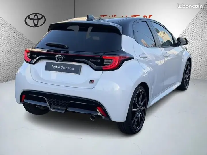 Toyota Yaris 2024 photo 5