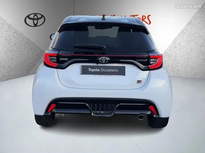 Toyota Yaris 2024 photo 4
