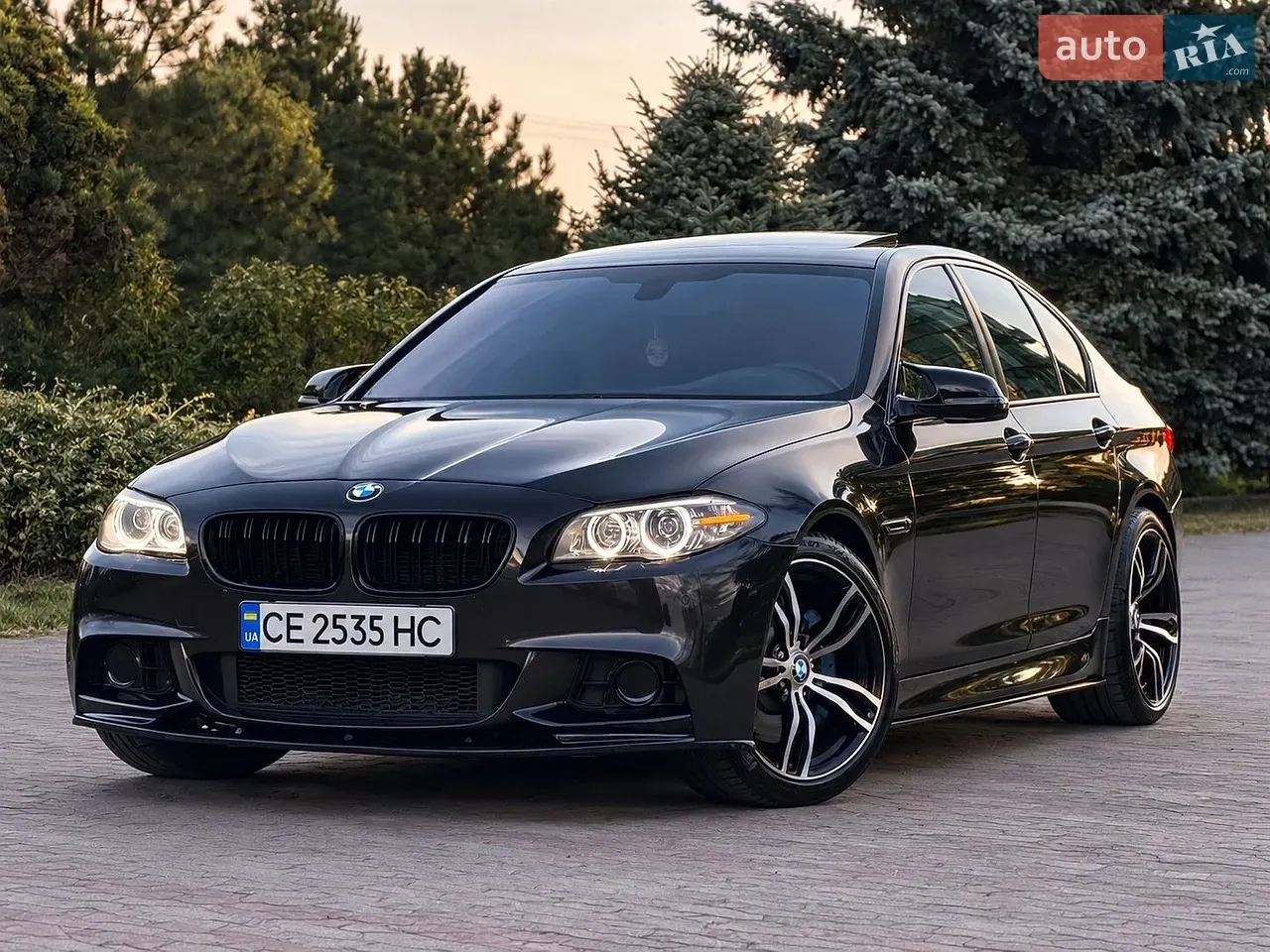 BMW 5 Series 2013 photo 2