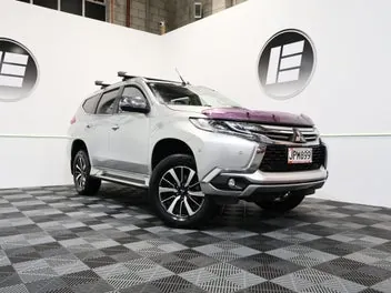 Mitsubishi Pajero Sport 2016 photo 2