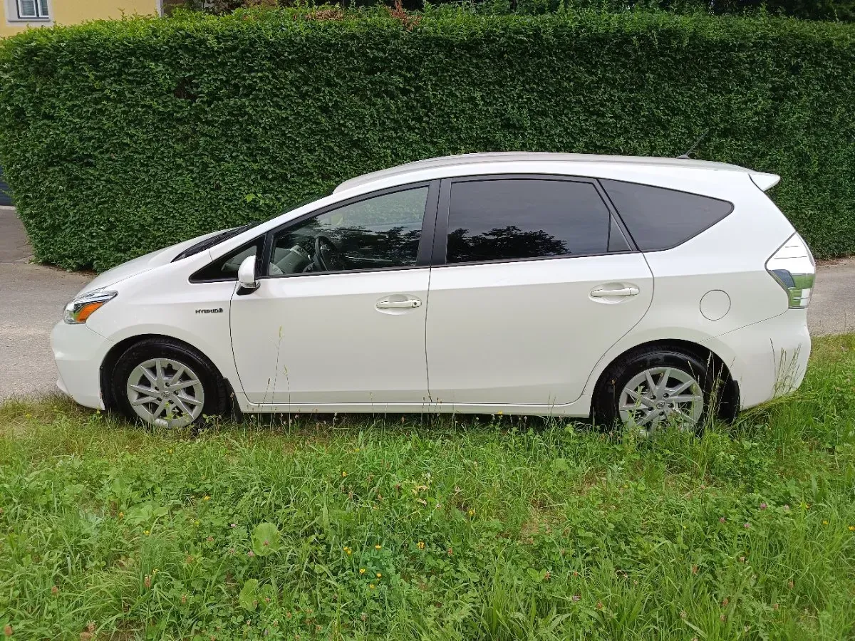 Toyota Prius 2013 photo 3