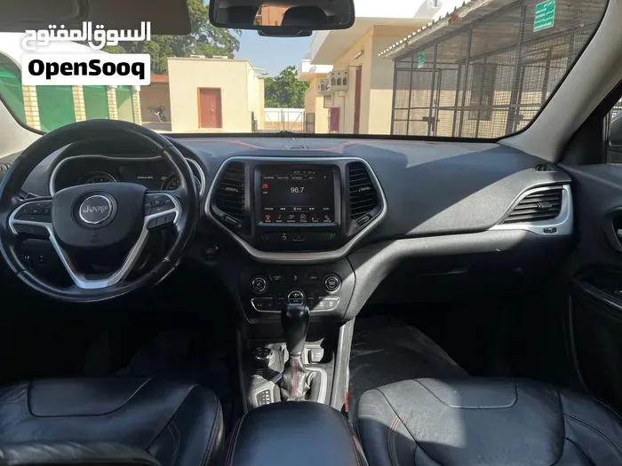 Jeep Cherokee 2014 photo 3