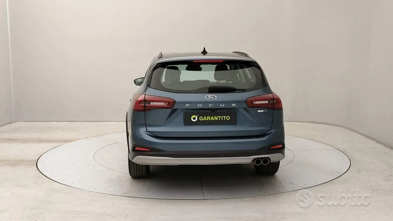 Ford Focus 2023 photo 4