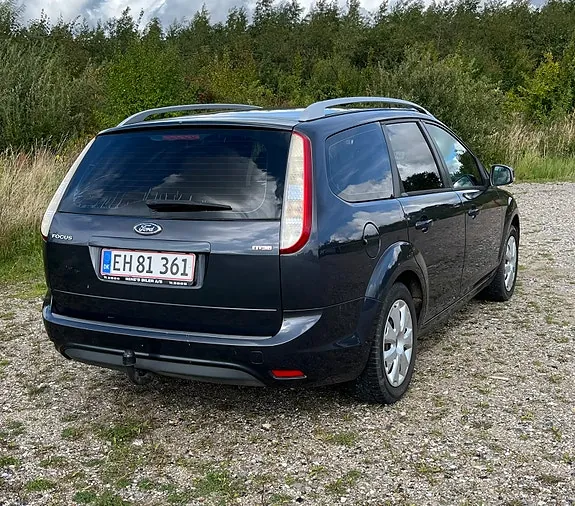 Ford Focus 2011 photo 2