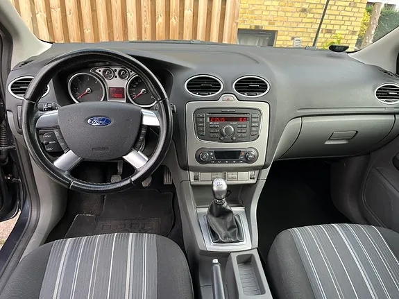 Ford Focus 2011 photo 5