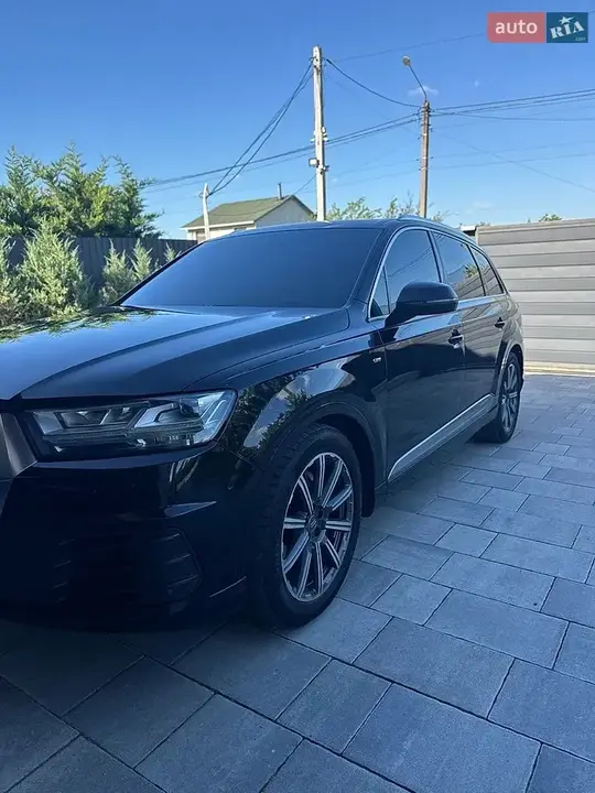 Audi Q7 2015 photo 2