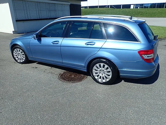 Mercedes-Benz C200 2009 photo 2