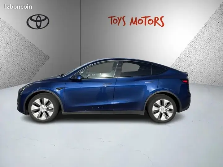 Tesla Model Y 2023 photo 2