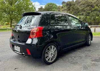 Toyota Vitz 2007 photo 5