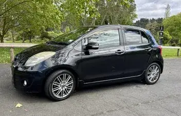 Toyota Vitz 2007 photo 4