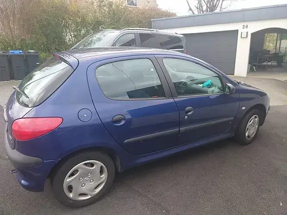 Peugeot 206 2002 photo 3