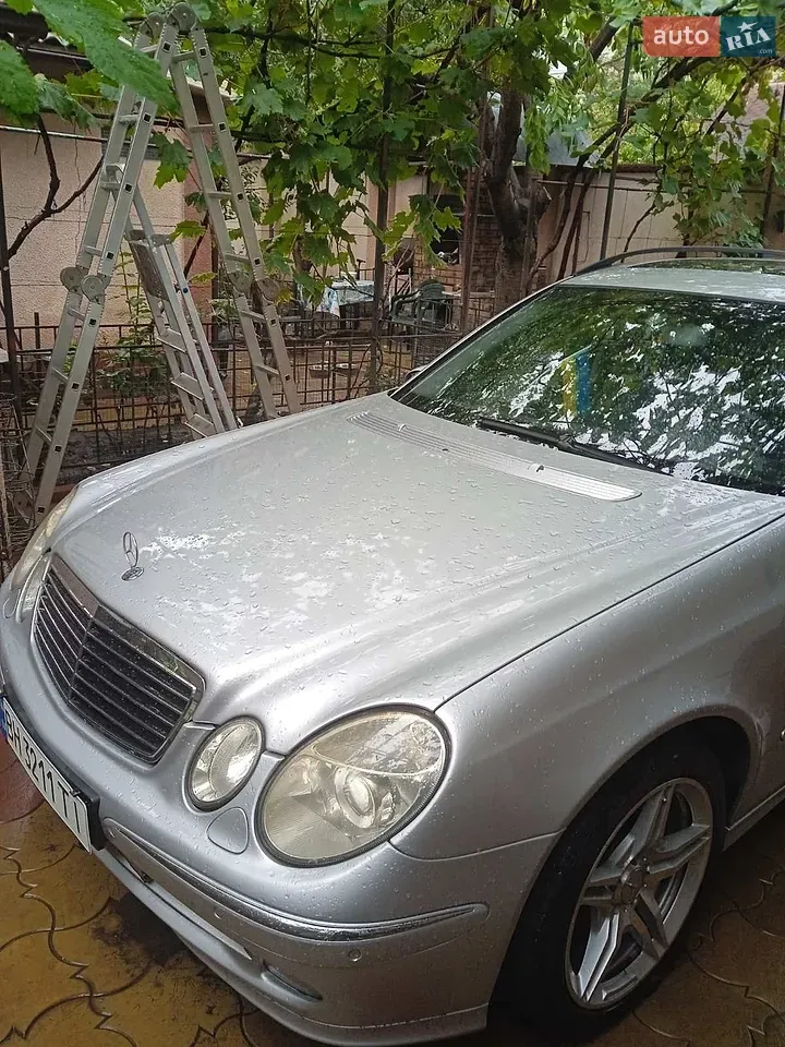 Mercedes-Benz E-Class 2003 photo 2