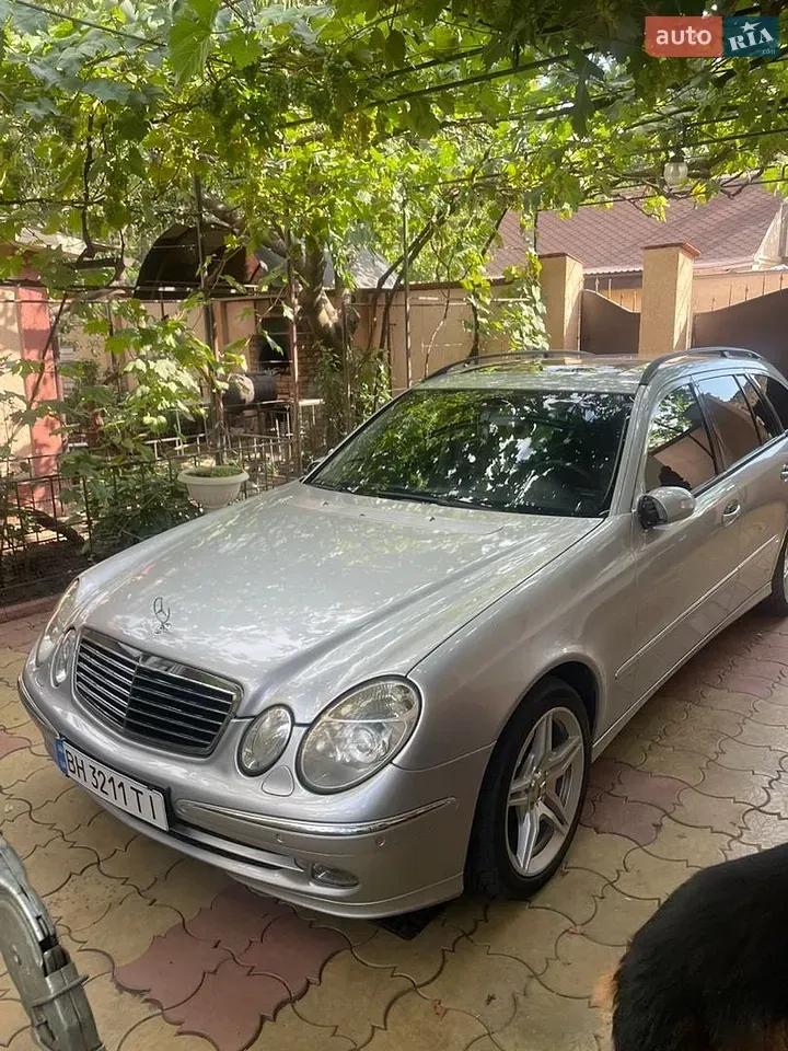 Mercedes-Benz E-Class 2003 photo 3