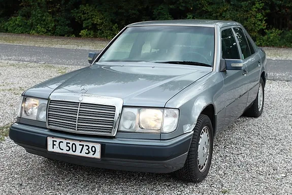 Mercedes-Benz 300 D 1990 photo 4
