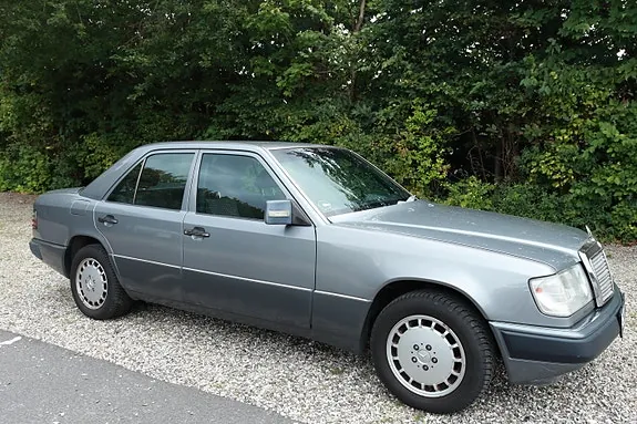 Mercedes-Benz 300 D