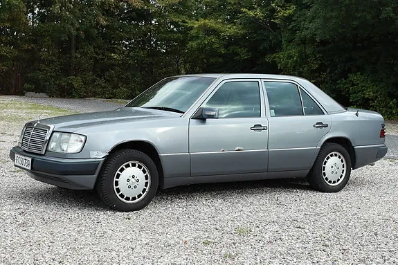 Mercedes-Benz 300 D 1990 photo 5