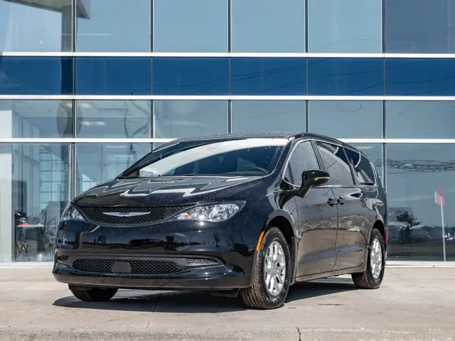 Chrysler Grand Caravan 2026 photo 2