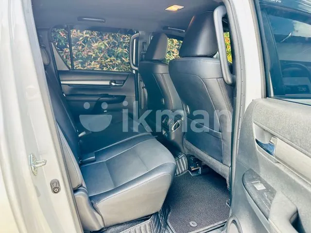 Toyota Hilux 2025 photo 5