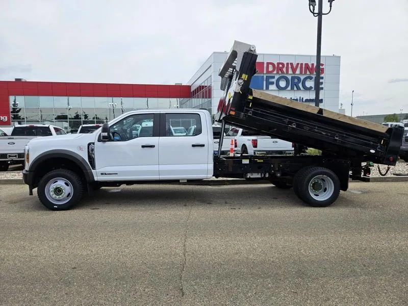 Ford Super Duty F-550 2024 photo 4
