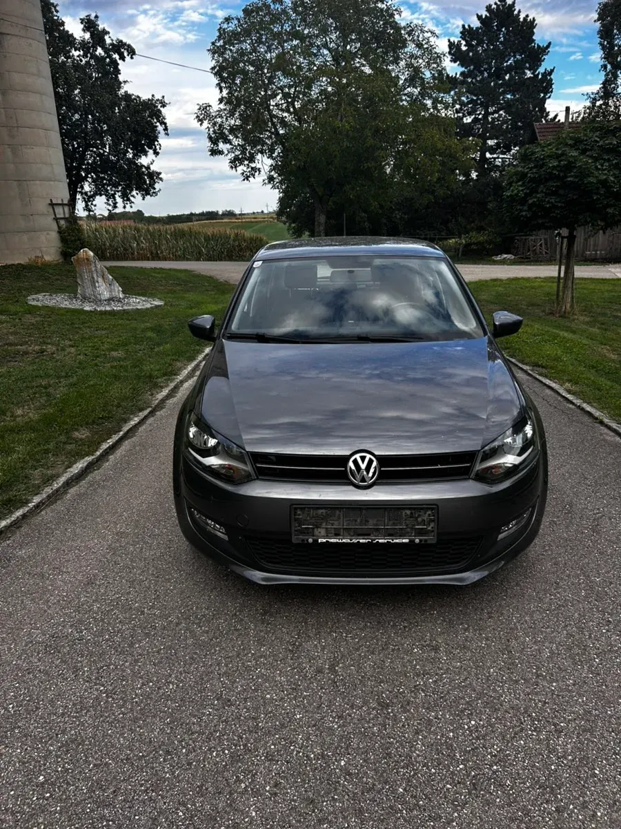 Volkswagen Polo 2011 photo 2