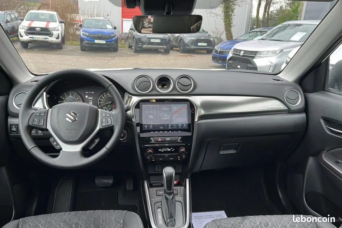Suzuki Vitara 2025 photo 2